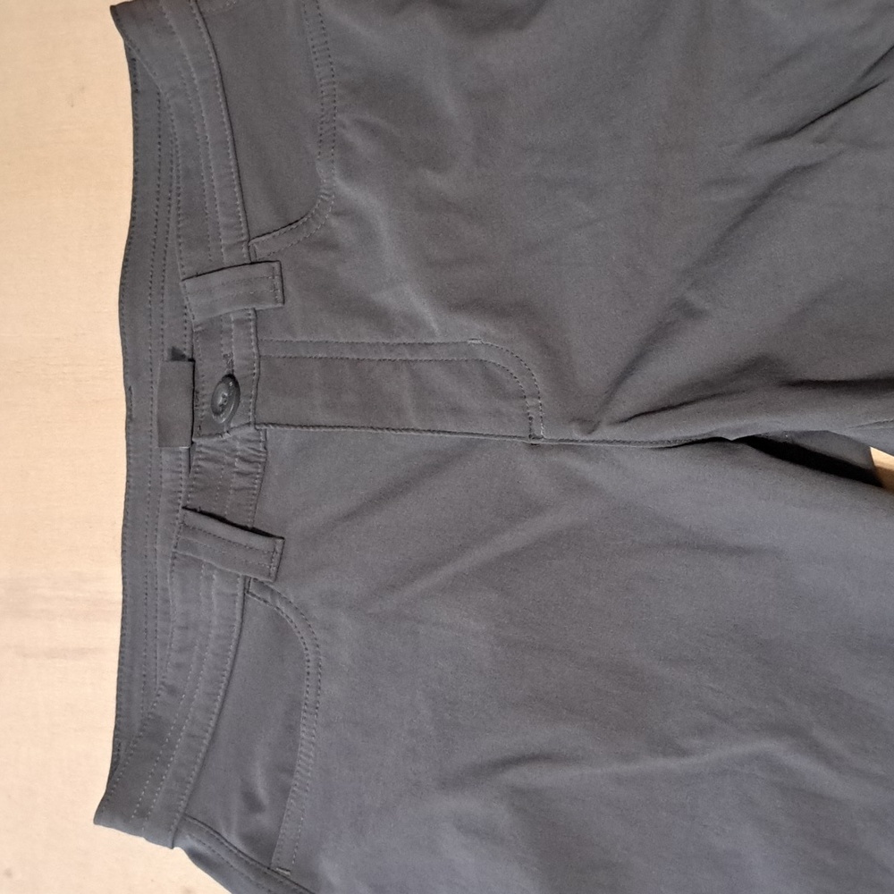 PA39 Eddie Bauer Charcoal Cropped Hiking Pant Lightweight Stretch Cargo Pockets - Picture 4 of 11